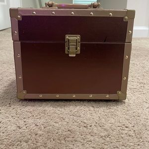 Make up box